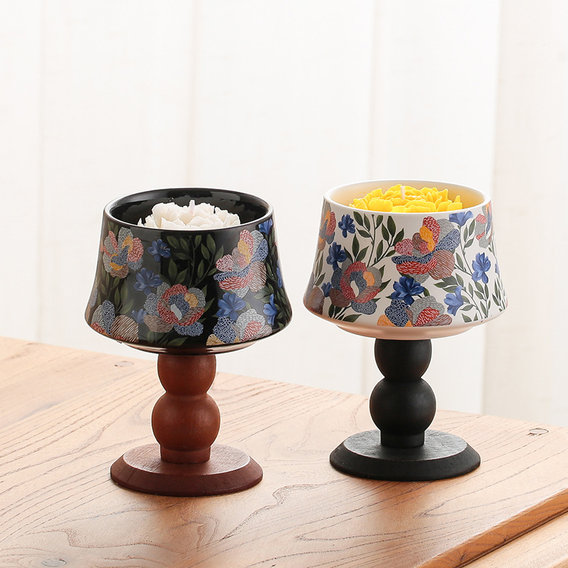 Home Fragrance Iris - Świecznik Iris Goblet z drewnianym dnem,
